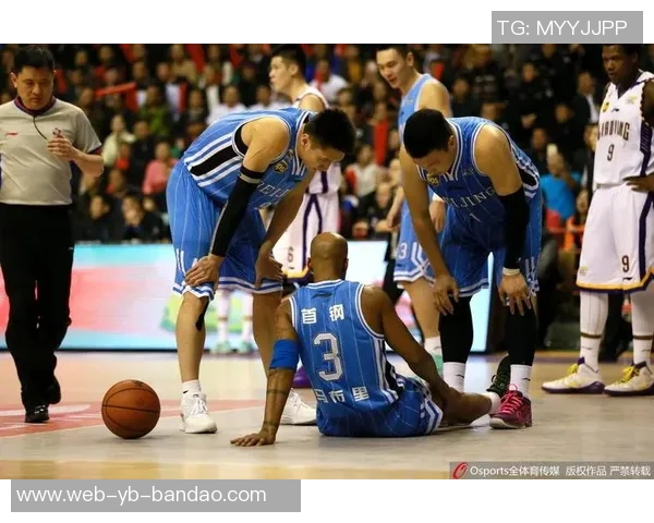 老队友重聚德米凯利斯与马斯切拉诺在迈阿密国际温情合影