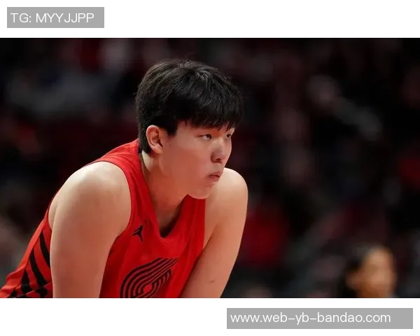 杨瀚森上半场未获出场机会罗威短暂登场仅10分钟表现如何