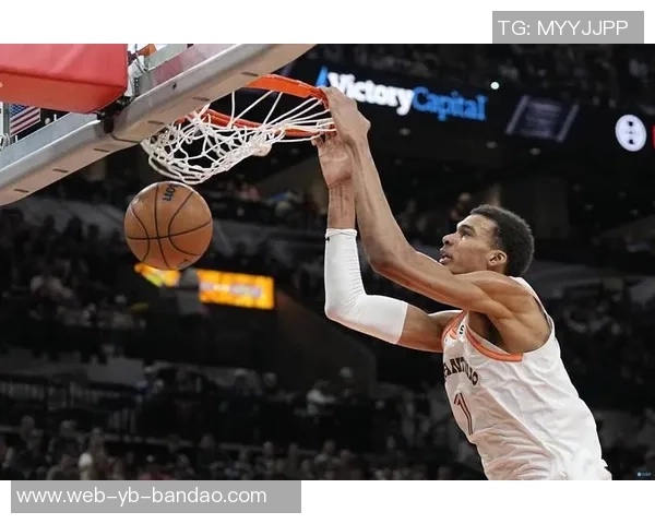 马刺与热火上半场激战正酣文班表现抢眼阿德巴约领军反击